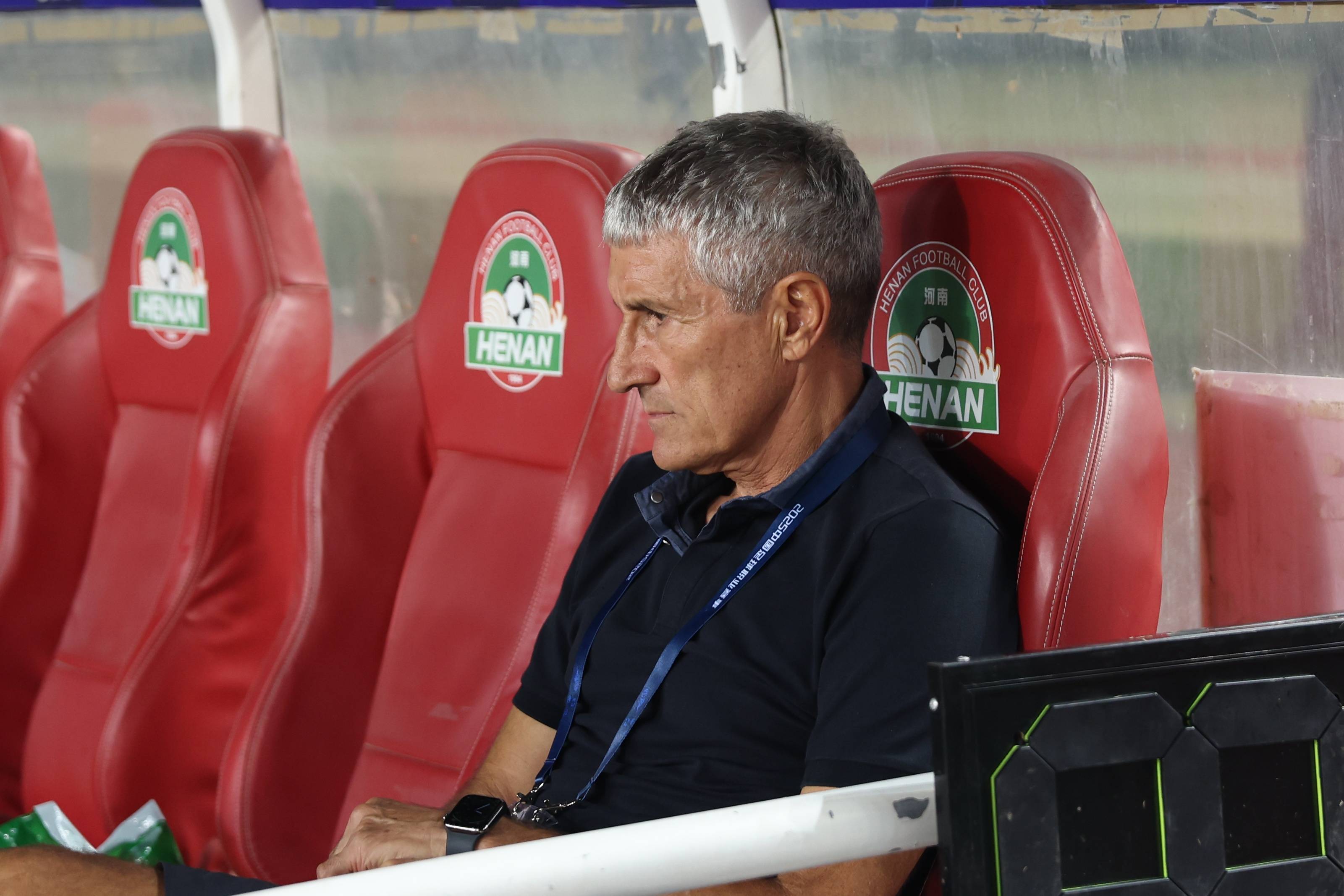 亚冠赛后再迎强敌；纽卡斯尔官宣签约；主帅态度：球迷炸锅；临场指挥获称赞