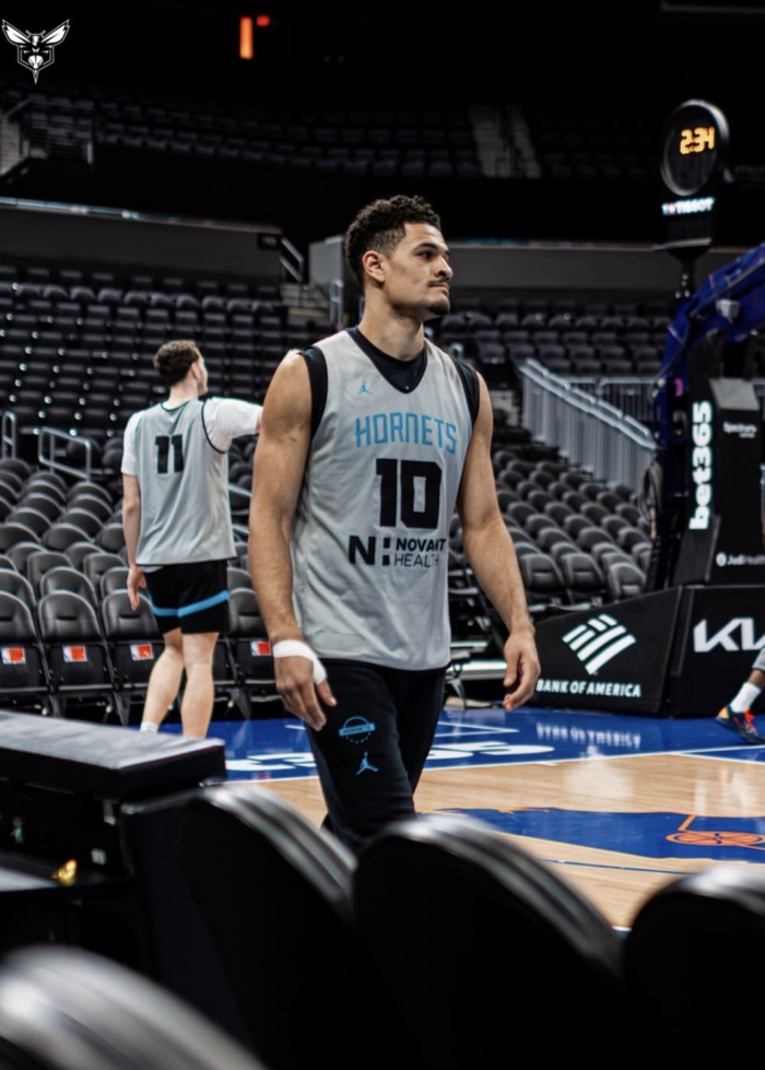 重磅！今夜夏洛特黄蜂调整名单以备法甲阿森纳外线爆发备战NBA总决赛，迈阿密热火加时末段绝杀压哨的简单介绍